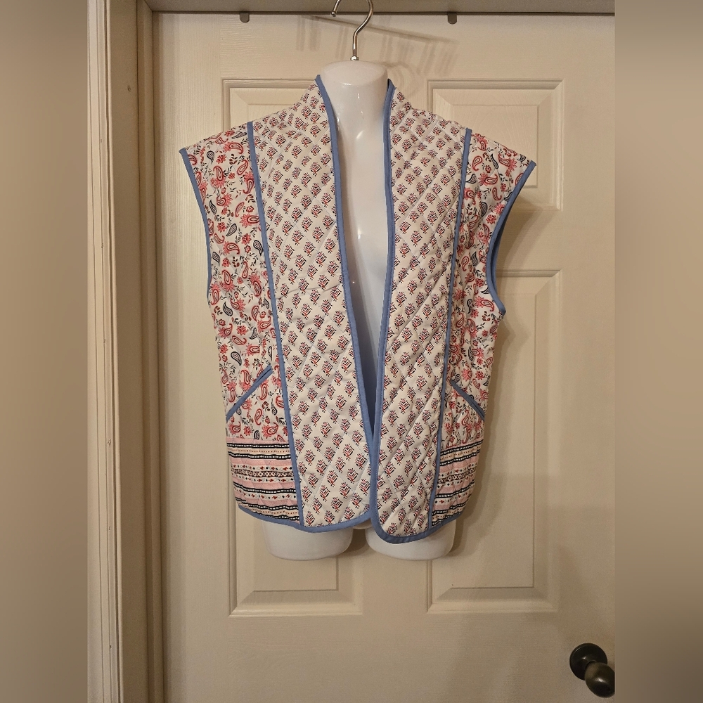 Quilted Womens Vest. Size Small. New Without Tag.